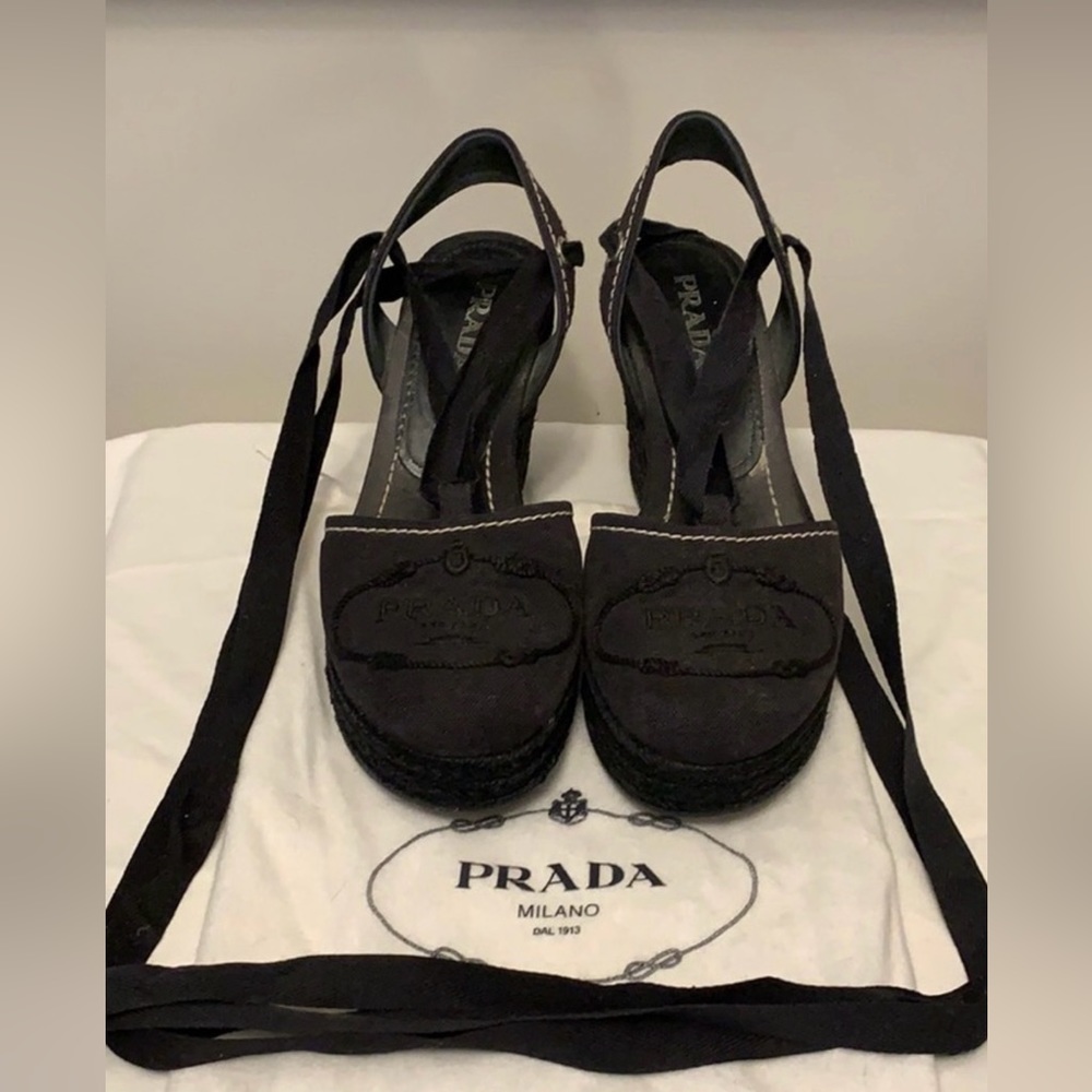 Canvas Prada